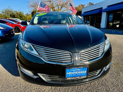 Used 2013 Lincoln MKZ image 29