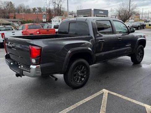 Used 2022 Toyota Tacoma SR5 image 4