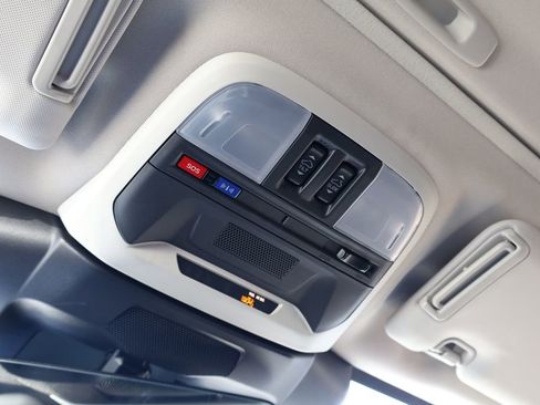 Certified 2025 Subaru Crosstrek 2.0i Premium image 14