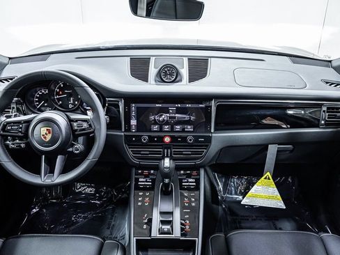 Certified 2025 Porsche Macan Turbo AWD/4WD image 13