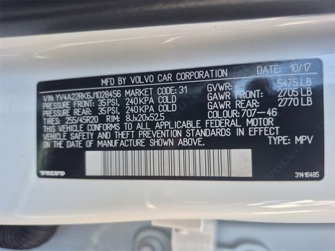 Used 2018 Volvo XC60 T6 Momentum w/ Convenience Package image 25