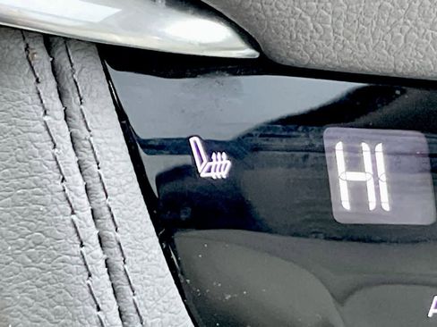 Certified 2022 Cadillac XT5 Premium Luxury image 22