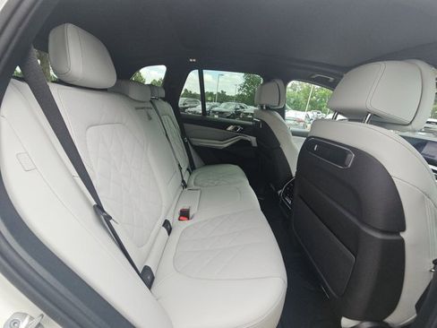 Used 2026 BMW X5 sDrive40i w/ M Sport Package image 19