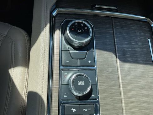 Used 2022 Ford Expedition Limited image 21