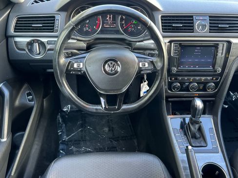 Used 2016 Volkswagen Passat 1.8T SE w/ Lighting Package (P06) image 15