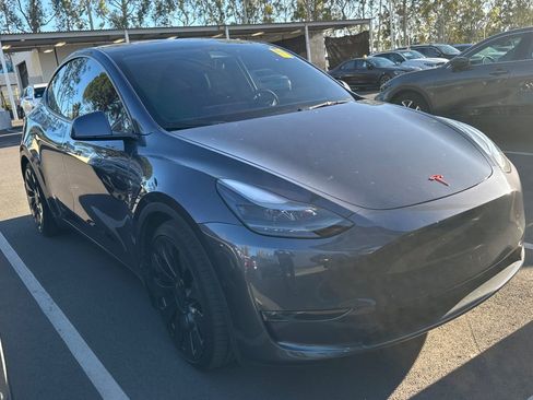 Used 2022 Tesla Model Y Performance image 10