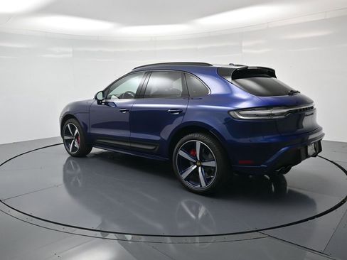 Certified 2023 Porsche Macan GTS image 3