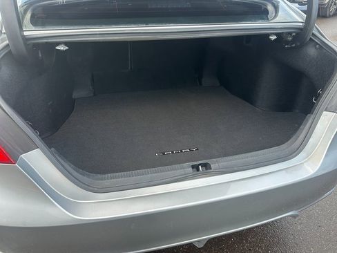 Used 2018 Toyota Camry SE image 12