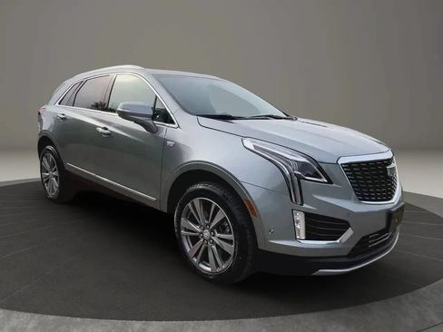 Used 2024 Cadillac XT5 Premium Luxury w/ Technology Package AWD/4WD image 5