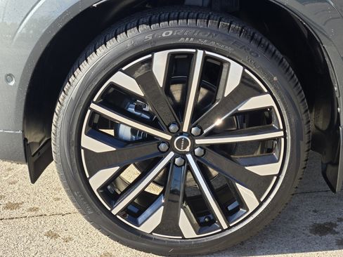 New 2026 Volvo XC60 B5 Ultra w/ Climate Package image 13