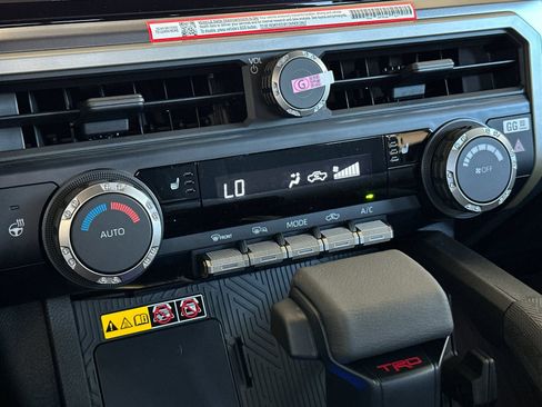 New 2025 Toyota Tacoma TRD Off-Road image 18