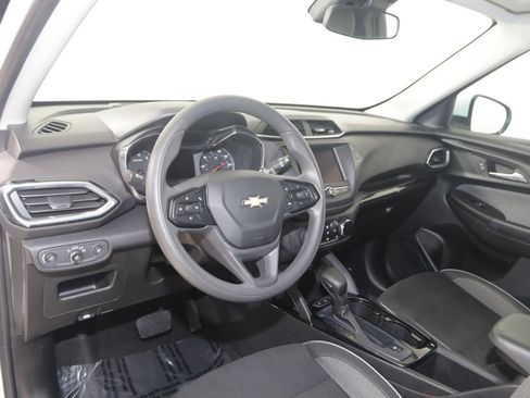Used 2023 Chevrolet TrailBlazer LT AWD/4WD image 23