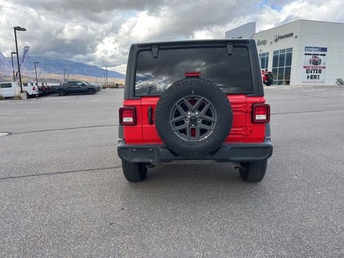 Used 2024 Jeep Wrangler Sport S image 5