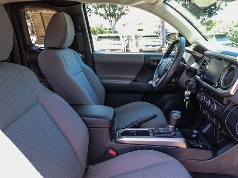 Used 2021 Toyota Tacoma SR5 RWD image 15