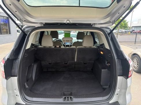 Used 2017 Ford Escape SE w/ Equipment Group 201A FWD image 8