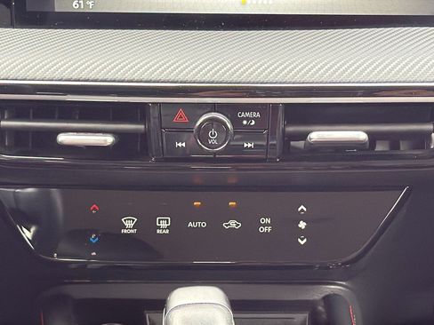 Used 2025 Nissan Kicks SR FWD image 21