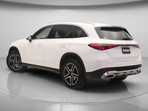 New 2026 Mercedes-Benz GLC 300 image 2