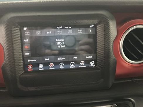 Used 2018 Jeep Wrangler Unlimited Rubicon w/ Steel Bumper Group AWD/4WD image 14