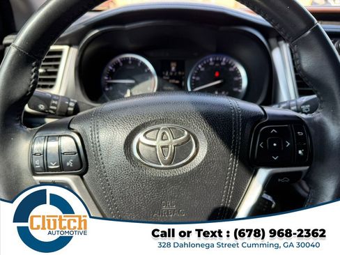 Used 2015 Toyota Highlander Limited w/ Driver Technology Package FWD image 34