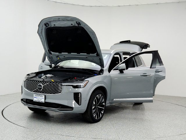 New 2026 Volvo XC90 B6 Plus w/ Protection Package Premier AWD/4WD image 9
