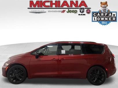 Certified 2025 Chrysler Pacifica Limited