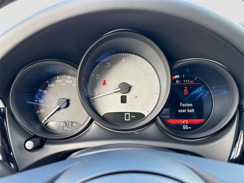 Used 2023 Porsche Macan S image 12