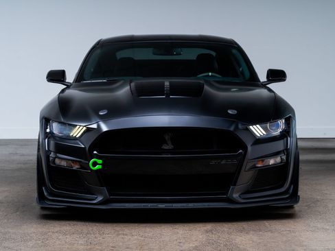 Used 2020 Ford Mustang Shelby GT500 w/ Technology Package RWD image 2