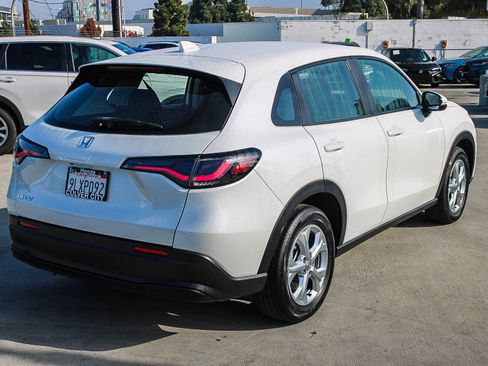 Certified 2024 Honda HR-V LX image 9