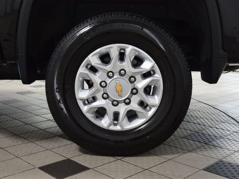 Used 2024 Chevrolet Silverado 2500 LTZ w/ LTZ Convenience Package AWD/4WD image 30