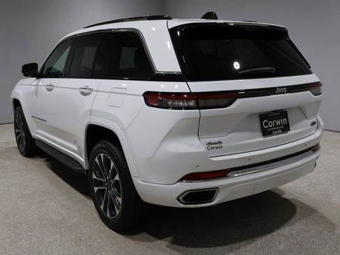 Used 2023 Jeep Grand Cherokee Overland w/ Luxury Tech Group IV image 5
