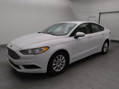 Used 2018 Ford Fusion S FWD image 2