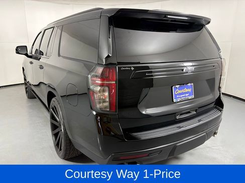 Used 2024 Chevrolet Suburban High Country AWD/4WD image 8