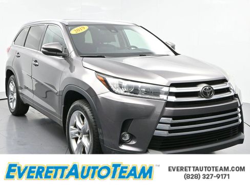 Used 2019 Toyota Highlander Limited AWD/4WD image 1