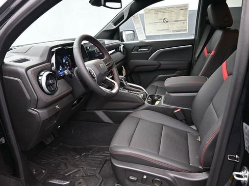 New 2026 Chevrolet Colorado Z71 w/ Technology Package AWD/4WD image 12