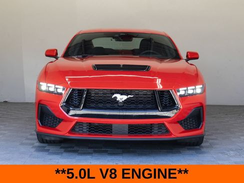 Used 2025 Ford Mustang GT RWD image 4
