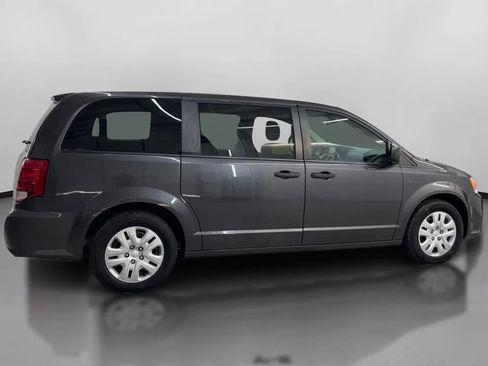 Used 2019 Dodge Grand Caravan SE FWD image 11