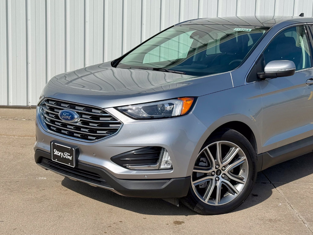 Certified 2024 Ford Edge Titanium AWD/4WD image 2