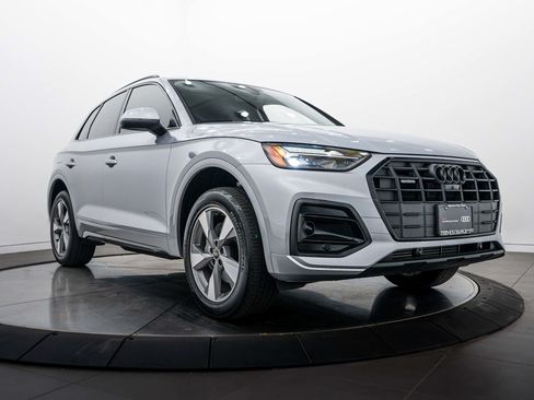 Used 2024 Audi Q5 2.0T Premium Plus w/ Premium Plus Package AWD/4WD image 1