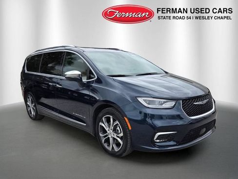 Certified 2024 Chrysler Pacifica Pinnacle FWD image 1