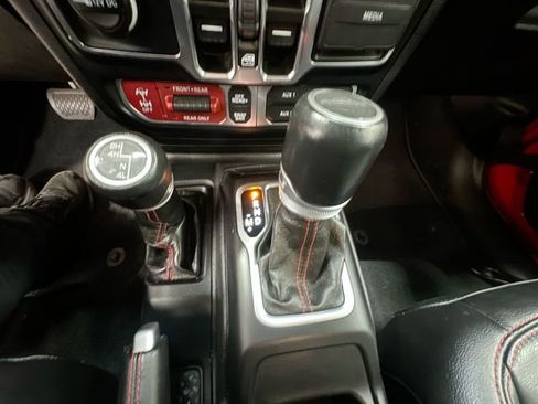 Used 2020 Jeep Gladiator Rubicon AWD/4WD image 22