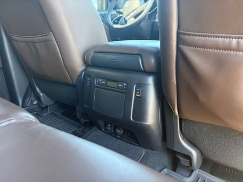 Used 2021 Nissan Armada Platinum AWD/4WD image 32