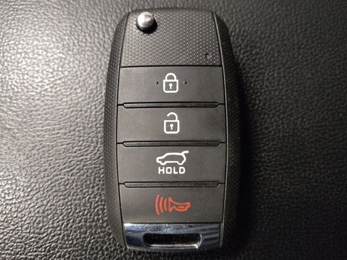 Used 2016 Kia Sorento EX image 32