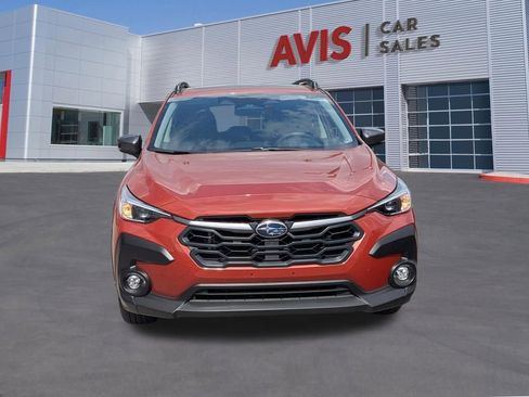 Used 2025 Subaru Crosstrek 2.0i Premium image 2