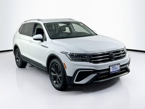 Used 2022 Volkswagen Tiguan SE image 3