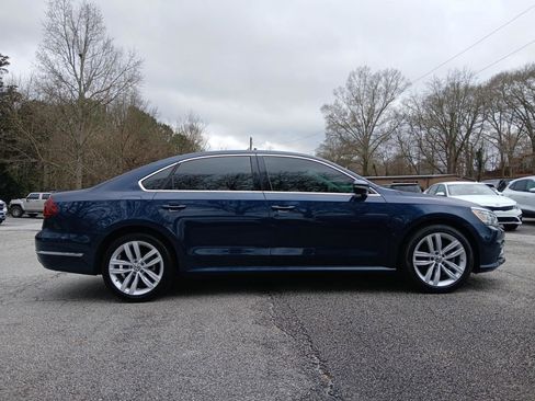 Used 2018 Volkswagen Passat 2.0T SE image 5