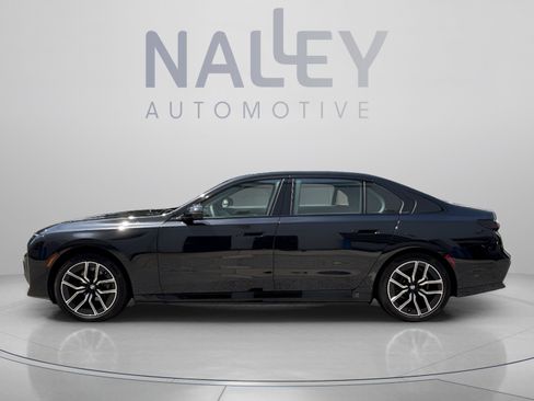 Used 2025 BMW i7 eDrive50 w/ M Sport Package RWD image 2
