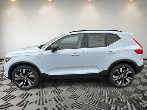 New 2026 Volvo XC40 B5 Ultra w/ Climate Package image 6