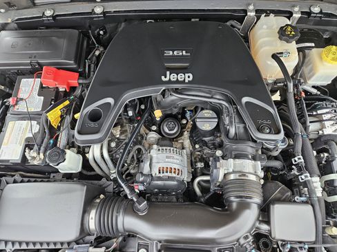 Used 2021 Jeep Gladiator Sport image 34