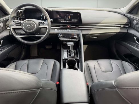 Used 2023 Hyundai Elantra Limited FWD image 2
