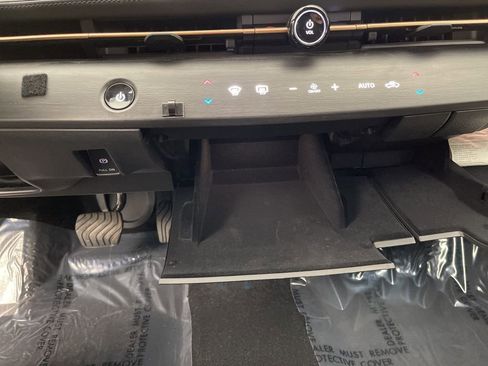 Used 2023 Nissan Ariya AWD image 14
